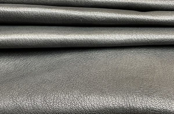 Standard Capra Granulosa leather in black