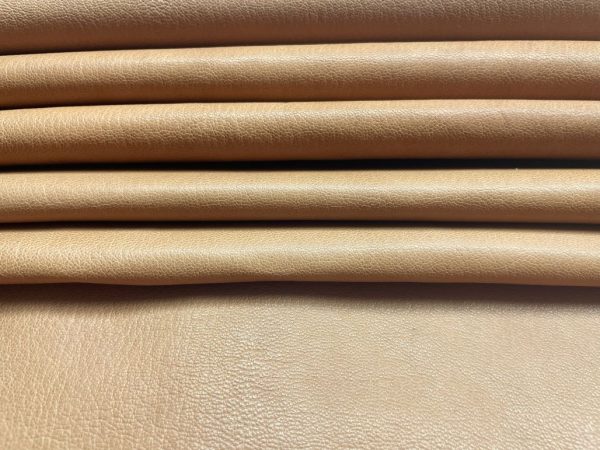 Standard Capra Granulosa leather in saddle tan